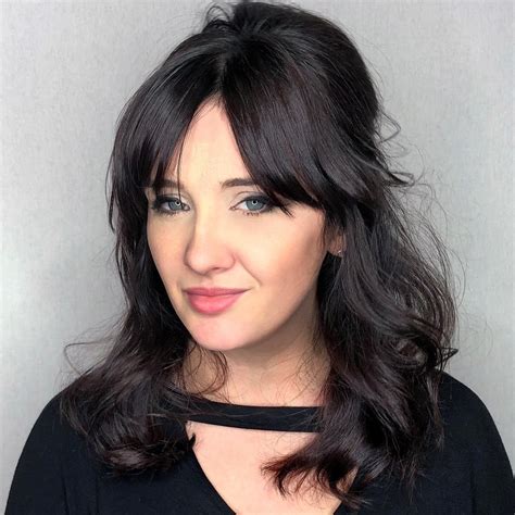 Bangs salon - May 10, 2023 · How to Maintain Curtain Bangs. To have curtain bangs is to know they require two things: 1) Regular visits to the salons for trims and shape-ups, typically every couple of weeks and 2) Refreshing ... 